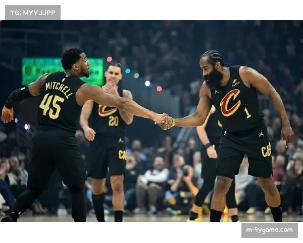 骑士内线双塔发威限制篮网进攻 阿伦莫布里合砍37分19板